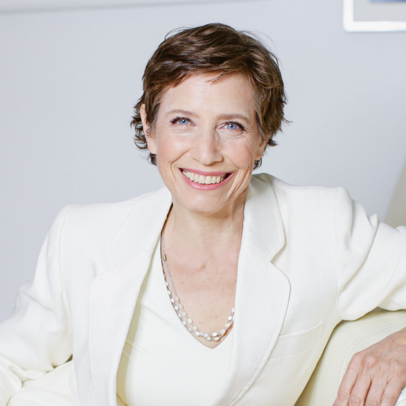 Linda Ugelow - Headshot The Leader Assistant Podcast
