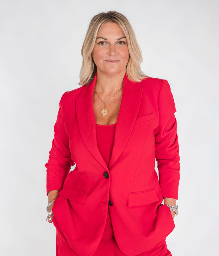 Samantha Cox Headshot The Leader Assistant Podcast